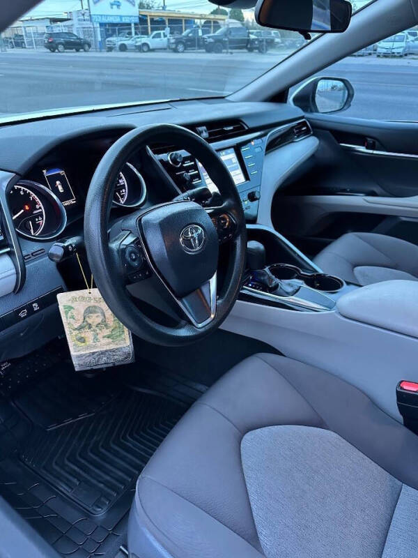 2019 Toyota Camry LE