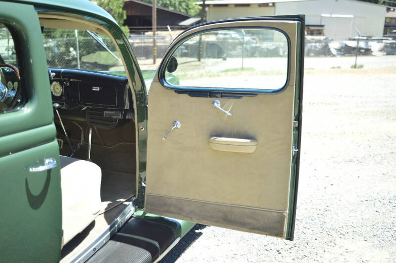 1936 Ford Deluxe