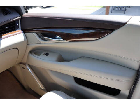 2017 Cadillac Escalade Luxury