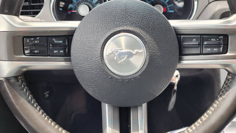 2012 Ford Mustang V6