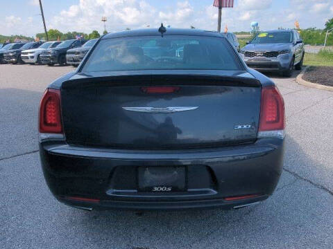 2018 Chrysler 300 S