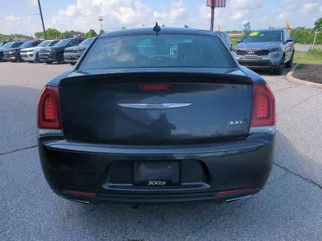 2018 Chrysler 300 S