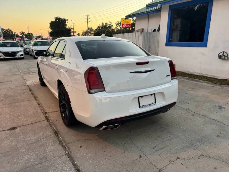 2023 Chrysler 300 Touring