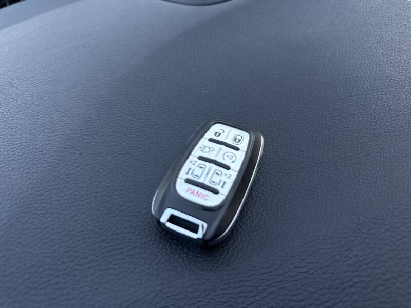 2023 Chrysler Pacifica Plug-In Hybrid Limited