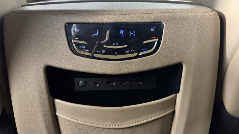 2019 Cadillac Escalade Platinum