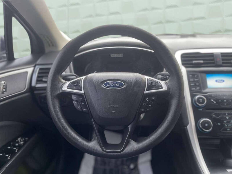 2015 Ford Fusion SE