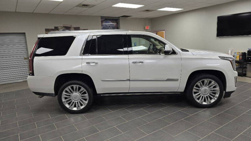 2016 Cadillac Escalade Platinum