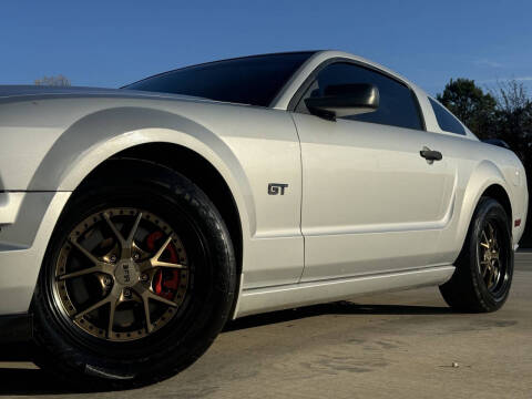2005 Ford Mustang GT Premium