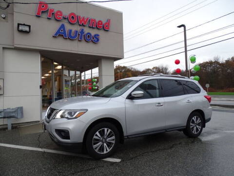 2017 Nissan Pathfinder for sale at KING RICHARDS AUTO CENTER in East Providence RI