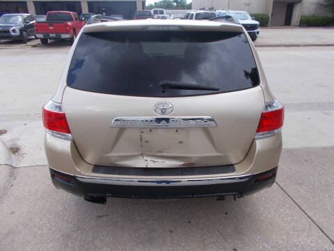2012 Toyota Highlander SE