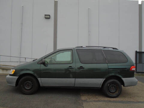 2002 Toyota Sienna CE