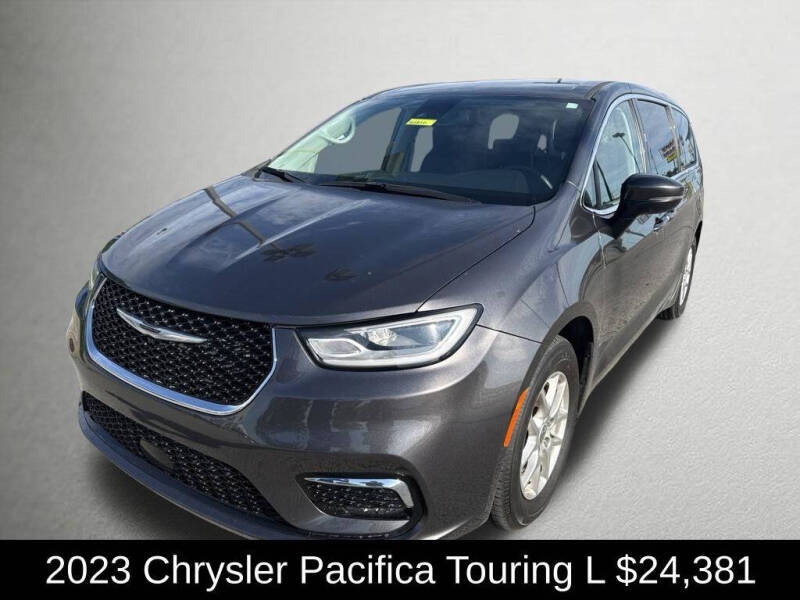 2023 Chrysler Pacifica Touring L