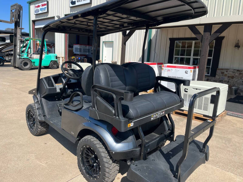 2024 E-Z-GO Express 4