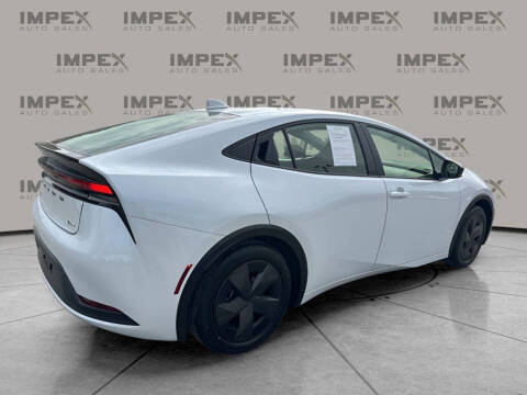 2025 Toyota Prius LE