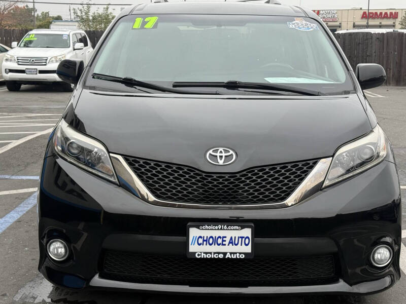 2017 Toyota Sienna SE 8-Passenger