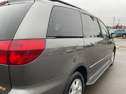 2004 Toyota Sienna XLE 7 Passenger