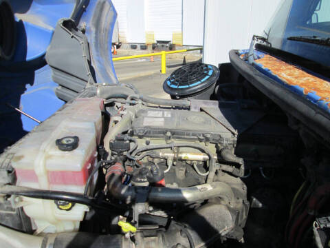 2011 Freightliner Business class M2