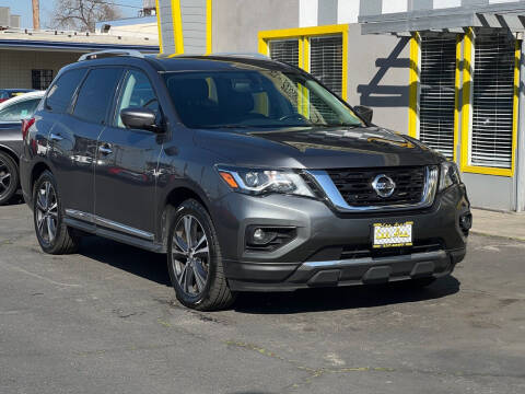 2020 Nissan Pathfinder for sale at Car Ave in Fresno CA