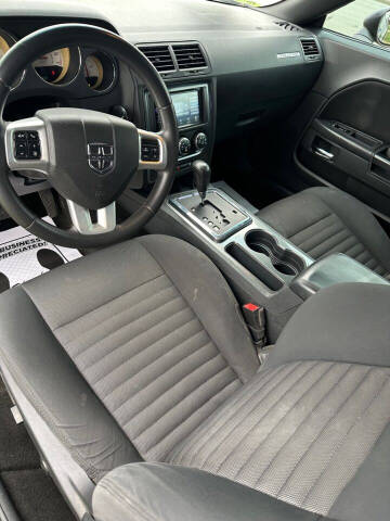 2013 Dodge Challenger SXT