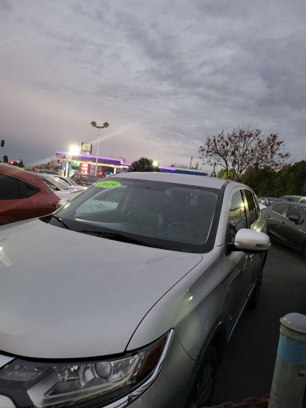 2019 Mitsubishi Outlander SE