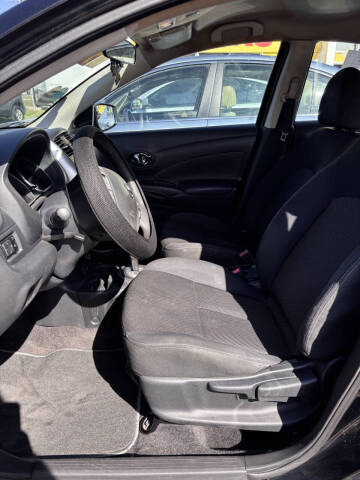 2017 Nissan Versa 1.6 SV