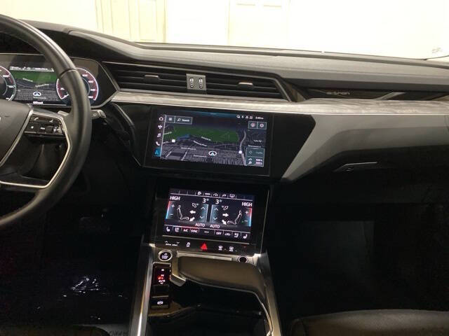 2024 Audi Q8 e-tron quattro Premium Plus