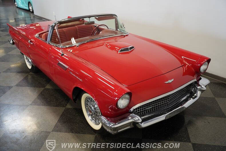 1957 Ford Thunderbird