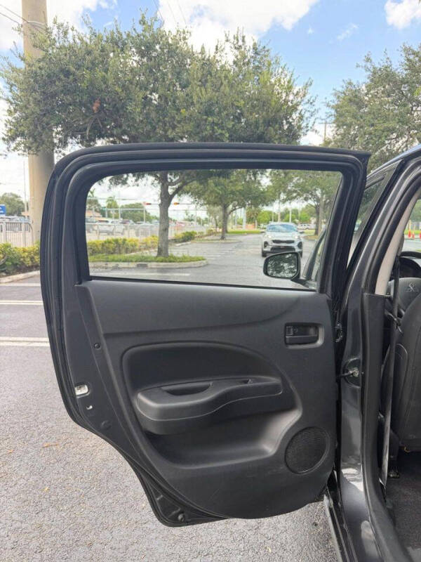 2024 Mitsubishi Mirage ES