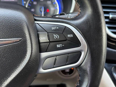 2017 Chrysler Pacifica Touring-L