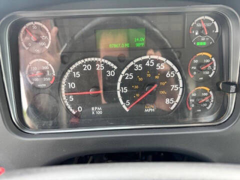 2016 Freightliner M2 106