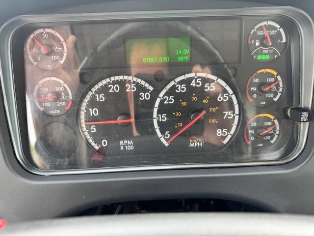 2016 Freightliner M2 106