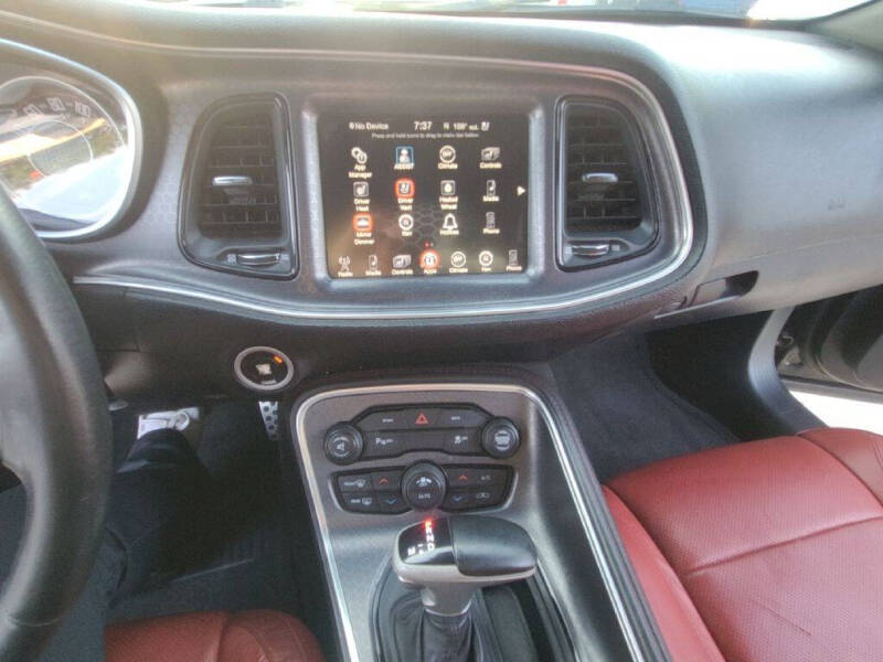 2015 Dodge Challenger SXT Plus