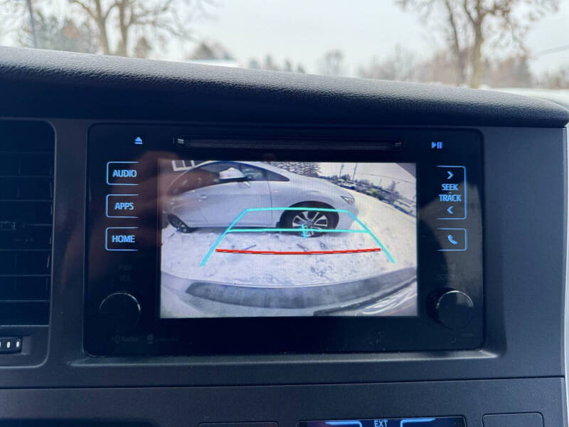 2015 Toyota Sienna LE 8-Passenger