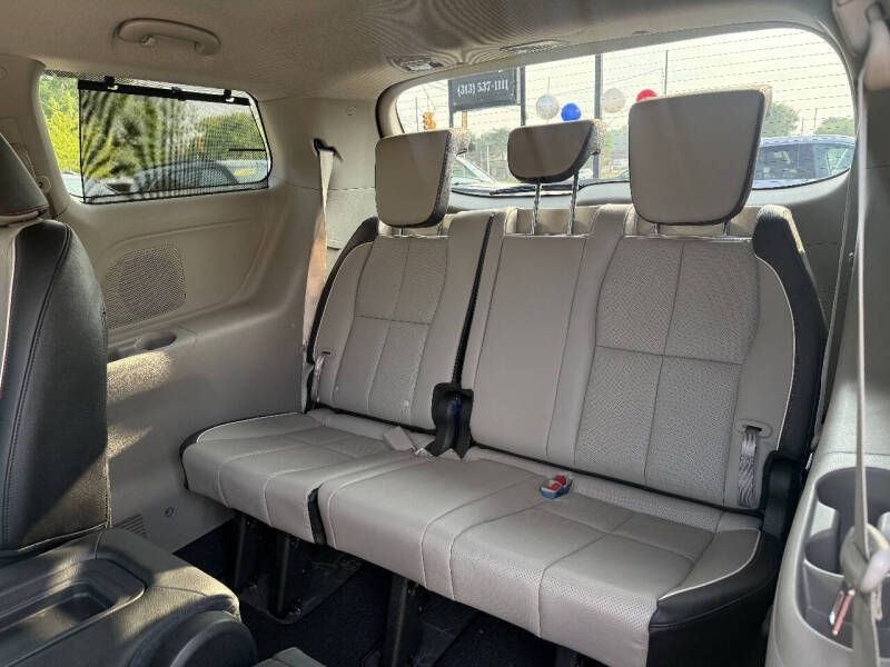2021 Kia Sedona SX