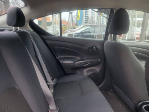 2012 Nissan Versa 1.6 SL