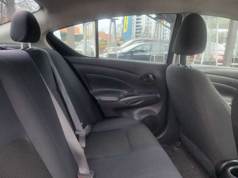 2012 Nissan Versa 1.6 SL