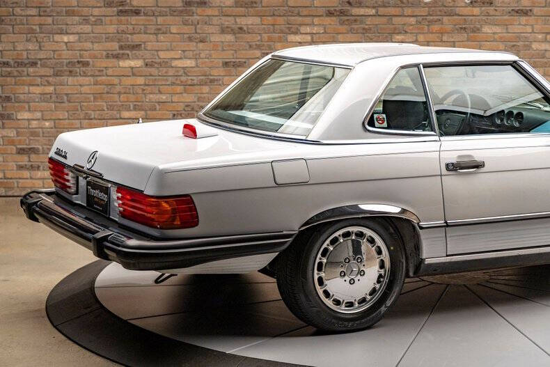 1987 Mercedes-Benz 560-Class 560 SL