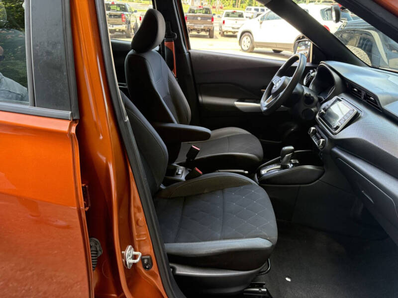2019 Nissan Kicks S