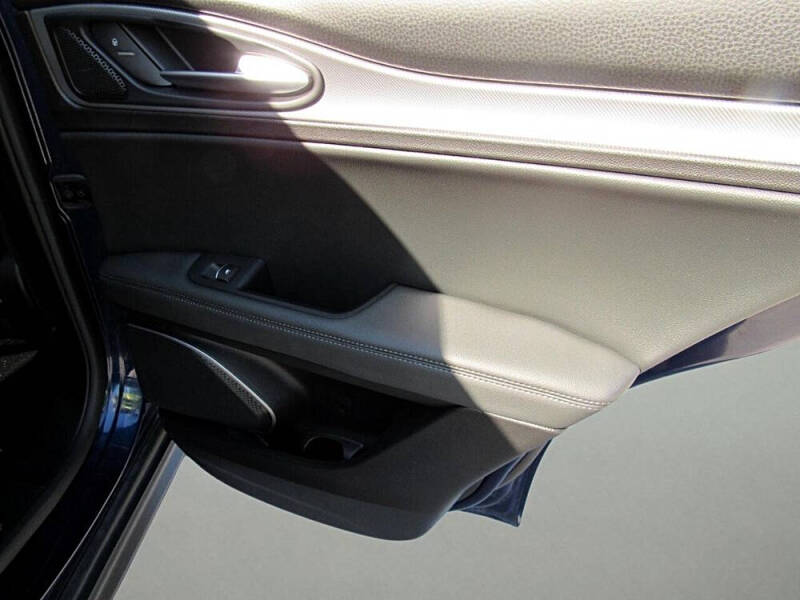 2018 Alfa Romeo Stelvio Sport