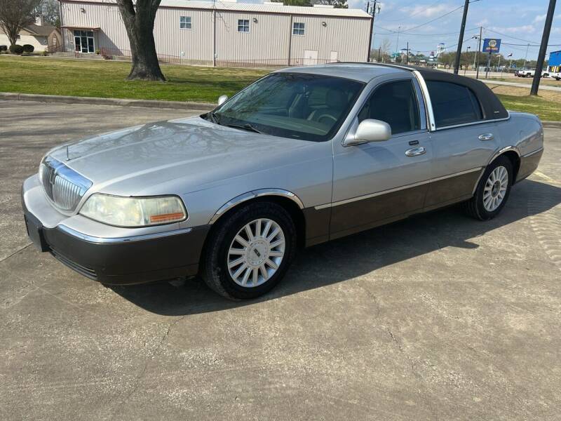 2005 Lincoln Town Car for sale at M A Affordable Motors in Baytown TX