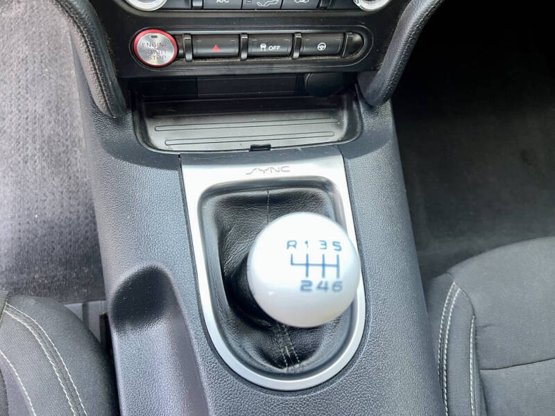 2022 Ford Mustang EcoBoost