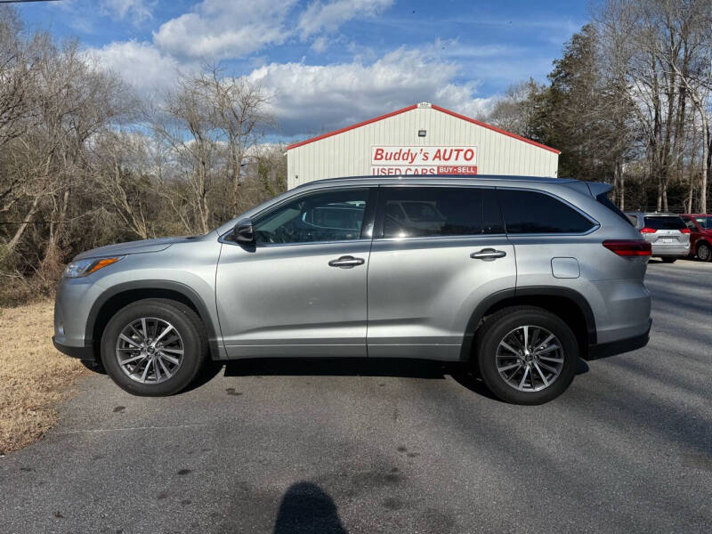 Used 2018 Toyota Highlander XLE with VIN 5TDKZRFH5JS258044 for sale in Pendleton, SC