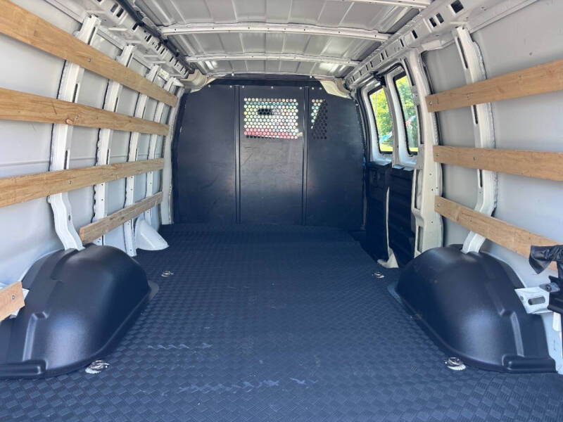 2024 GMC Savana 2500