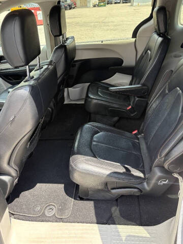 2017 Chrysler Pacifica Touring Plus