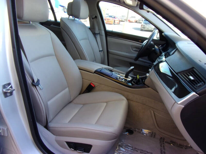2012 BMW 5 Series 528i