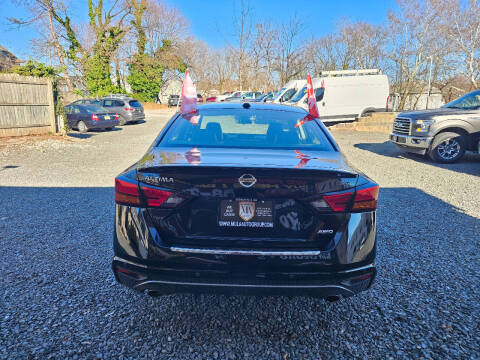 2022 Nissan Altima 2.5 SR