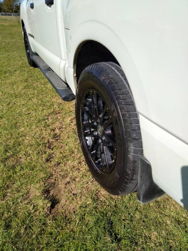 2019 Nissan Titan SV