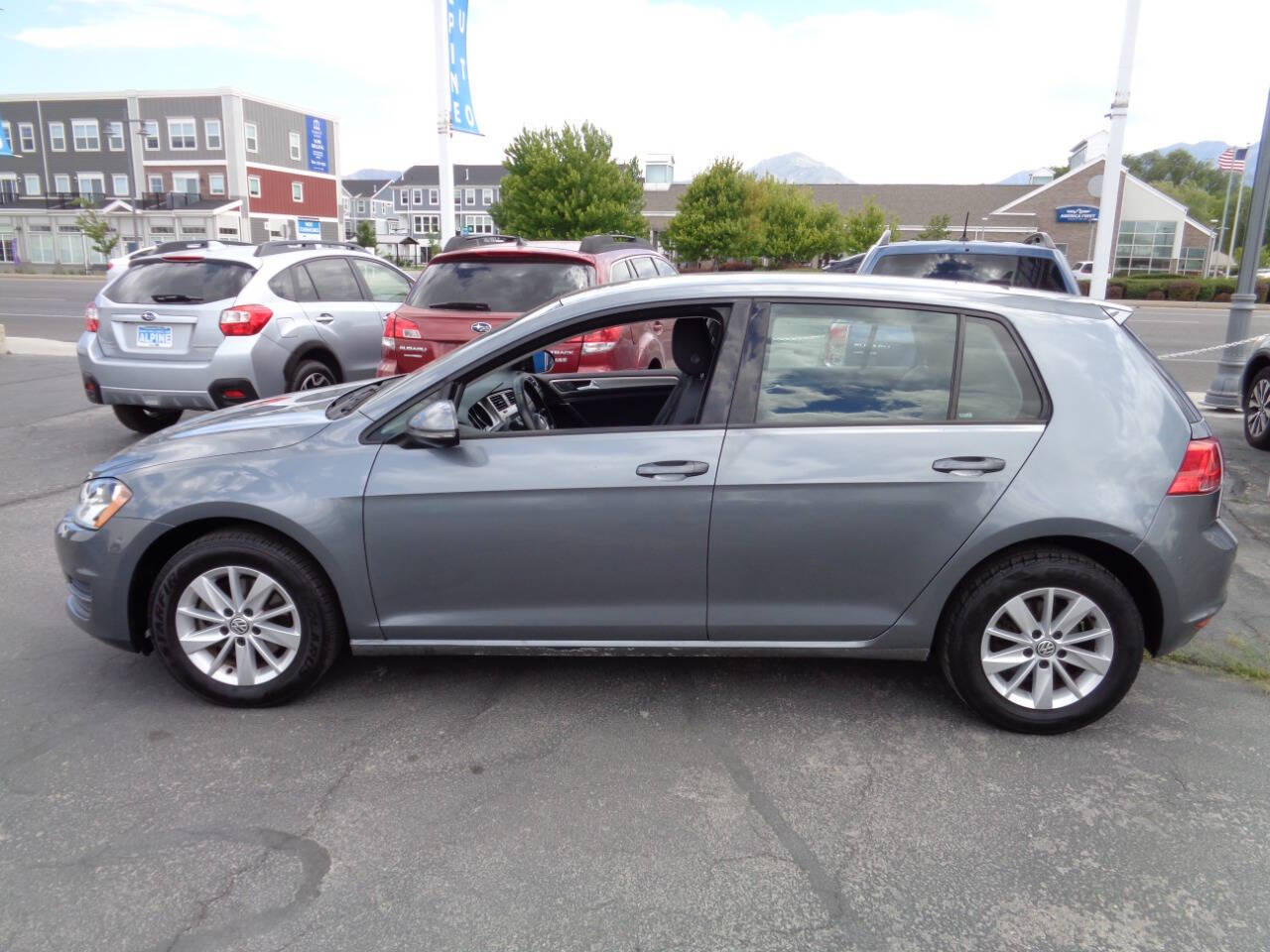 Dk. Gray 2017 Volkswagen Golf TSI S TSI S 4dr Hatchback 5M 2