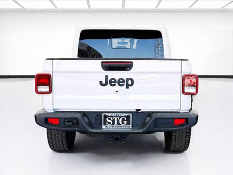 2025 Jeep Gladiator NightHawk