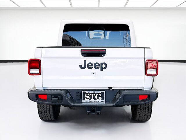2025 Jeep Gladiator NightHawk